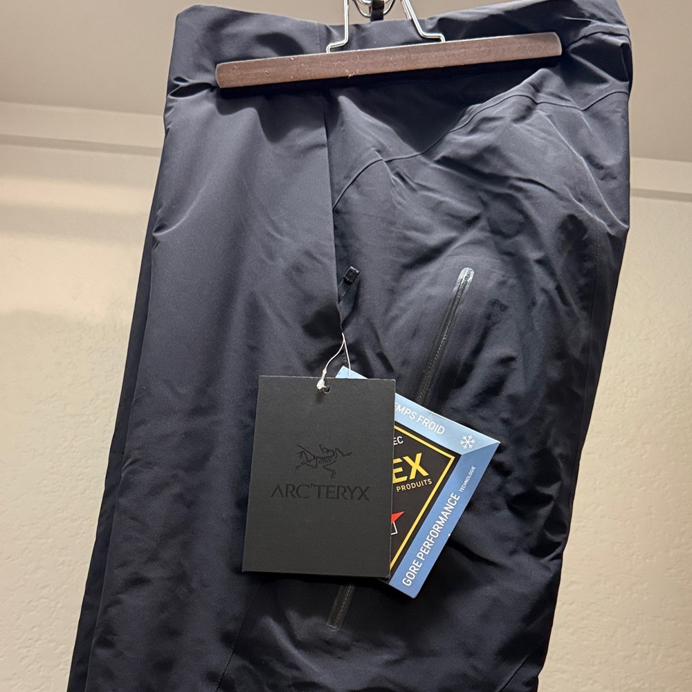 Arc'teryx Women's Black Performance Ski Pants